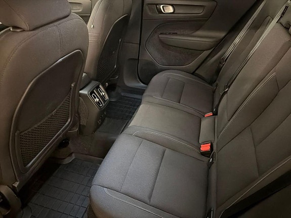 Volvo EX40 9 of 23
