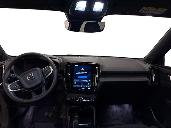 Volvo EX40 8 of 23