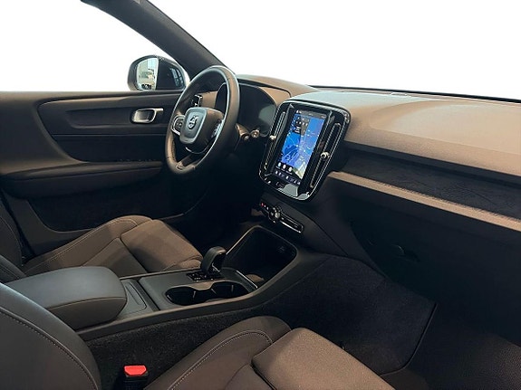 Volvo EX40 10 of 21