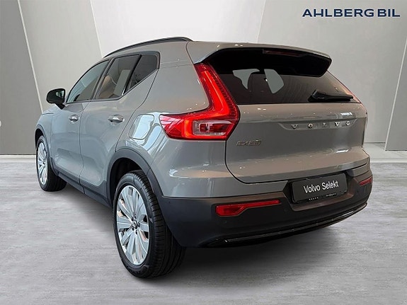 Volvo EX40 3 of 21