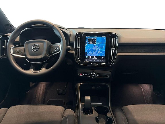 Volvo EX40 8 of 21