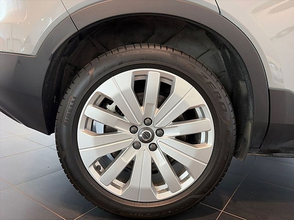 Volvo EX40 20 of 21