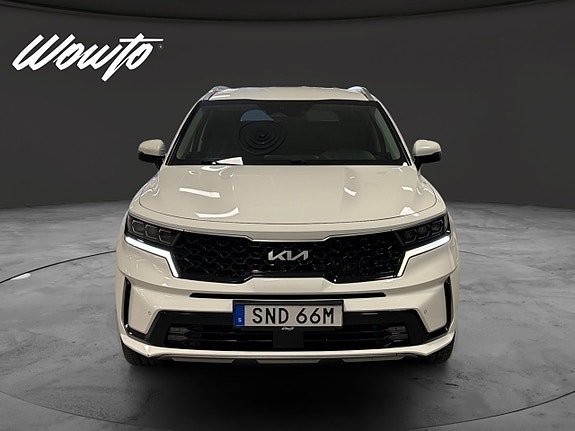 Kia Sorento 2 of 20