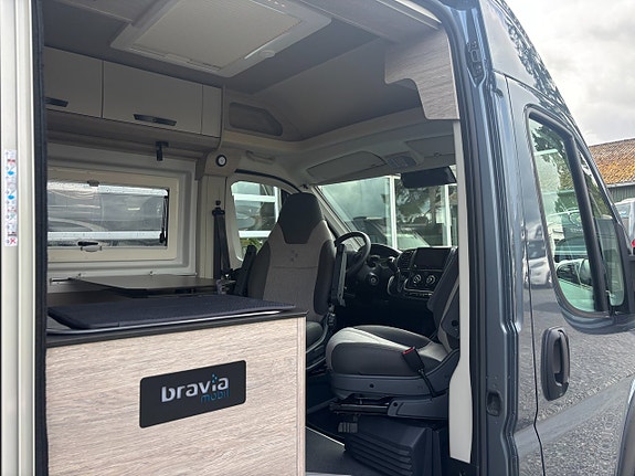 Bravia 636 140 HK 3 of 9