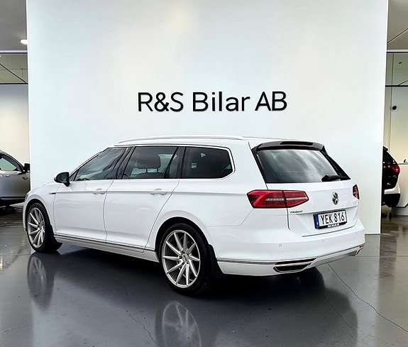 Volkswagen Passat 7 of 17