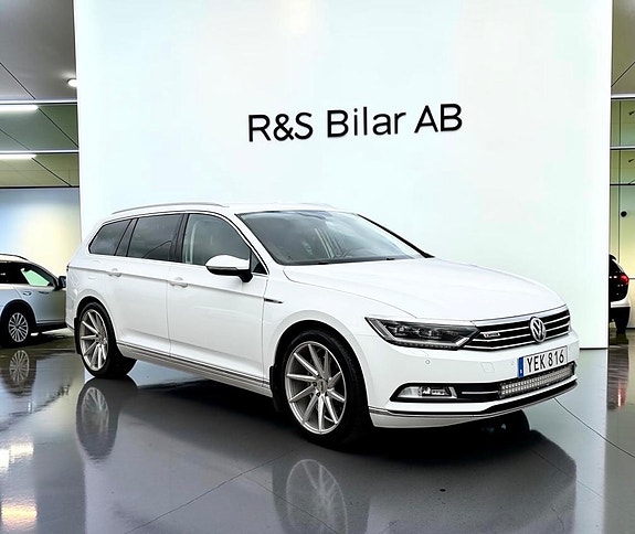 Volkswagen Passat 3 of 17