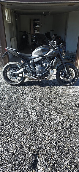 Yamaha MT-07 4 of 6