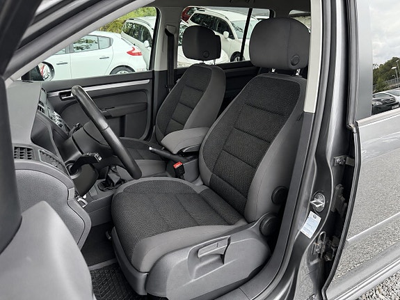 Volkswagen Touran 12 of 24