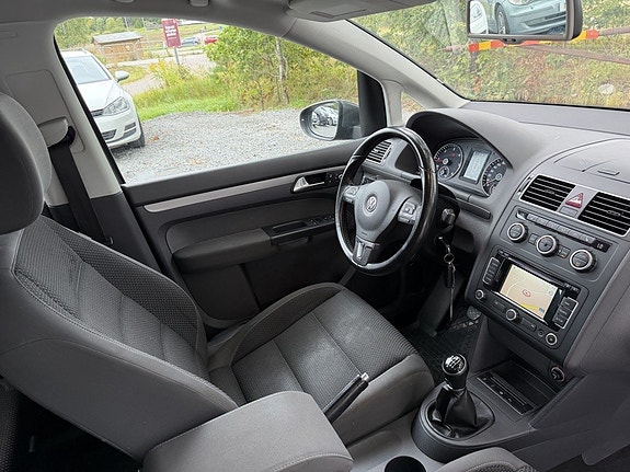 Volkswagen Touran 13 of 24
