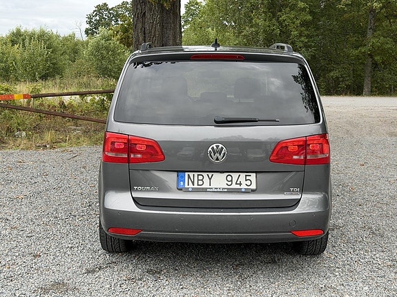 Volkswagen Touran 8 of 24