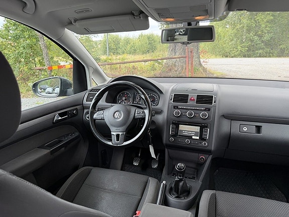 Volkswagen Touran 9 of 24