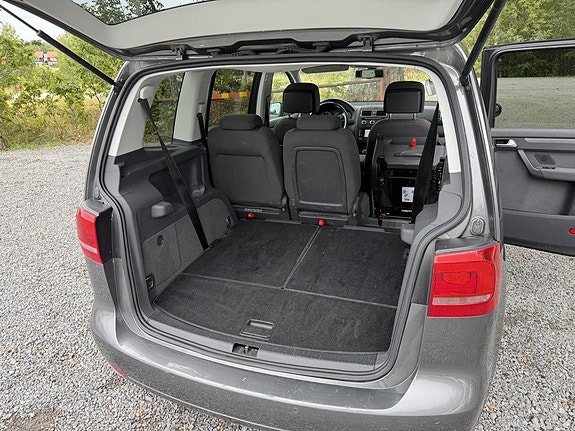 Volkswagen Touran 21 of 24
