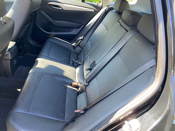 BMW X1 4 of 6