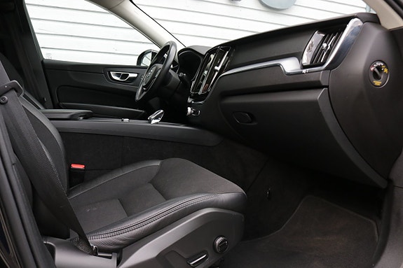 Volvo XC60 23 of 28