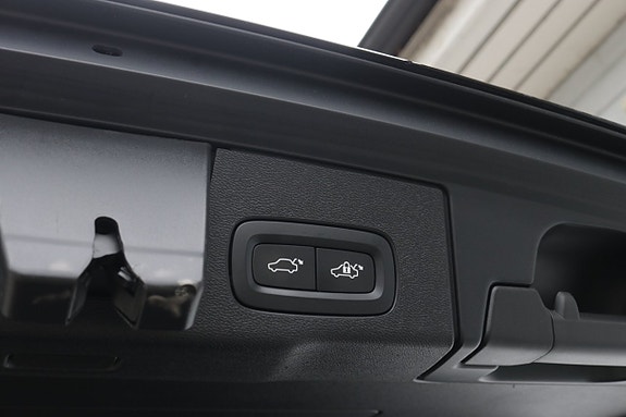Volvo XC60 17 of 28