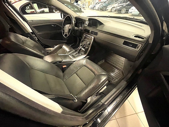 Volvo V70 8 of 8
