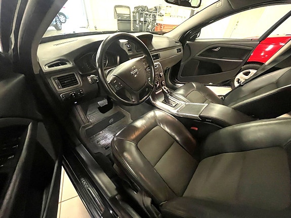 Volvo V70 6 of 8
