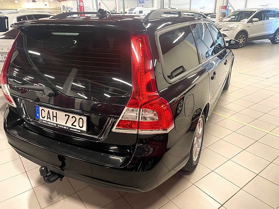 Volvo V70 3 of 8