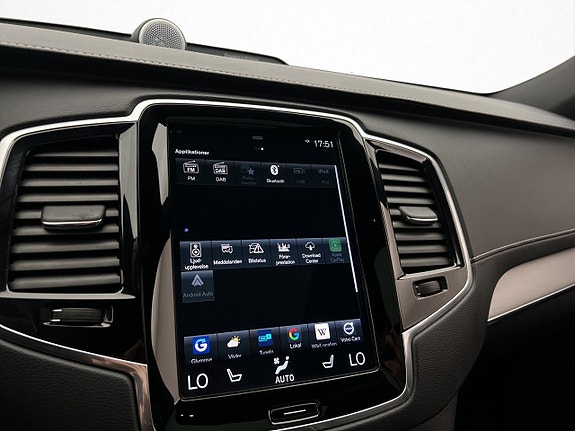 Volvo XC90 30 of 30