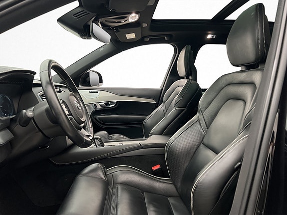 Volvo XC90 15 of 30