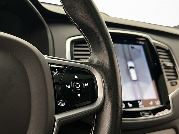 Volvo XC90 24 of 30