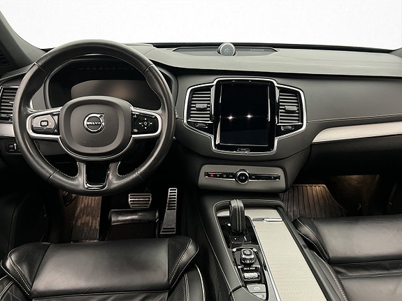 Volvo XC90 16 of 30