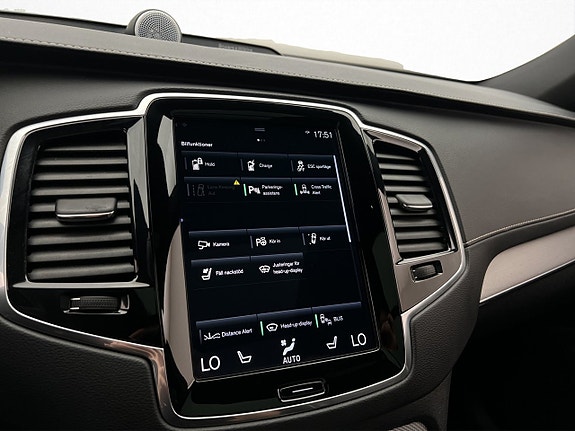 Volvo XC90 28 of 30
