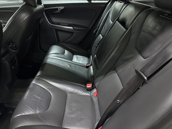 Volvo V60 11 of 19