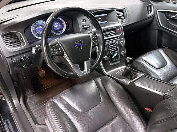 Volvo V60 5 of 19