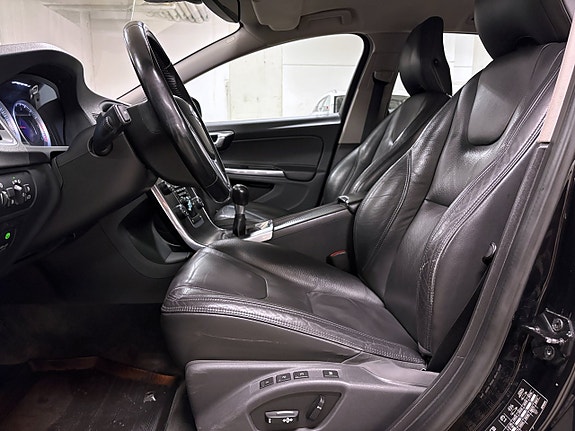 Volvo V60 4 of 19
