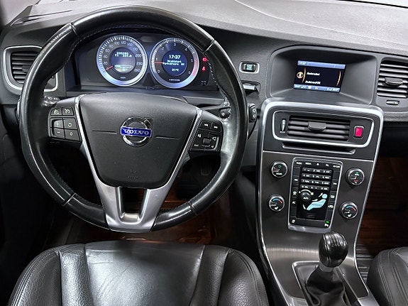 Volvo V60 7 of 19