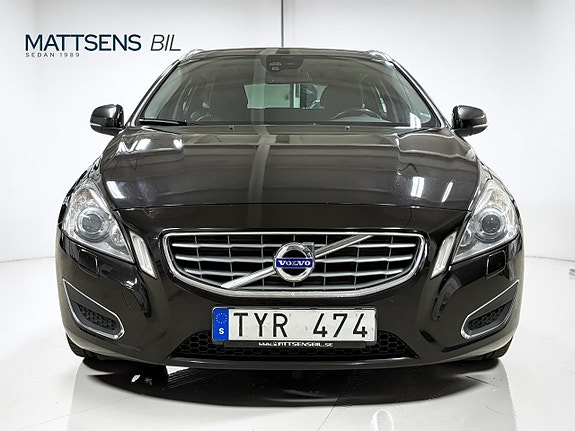 Volvo V60 2 of 19