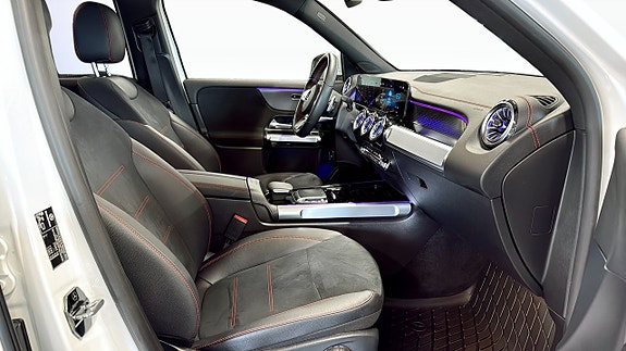 Mercedes-Benz EQB300 3 of 26