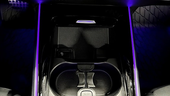 Mercedes-Benz EQB300 17 of 26