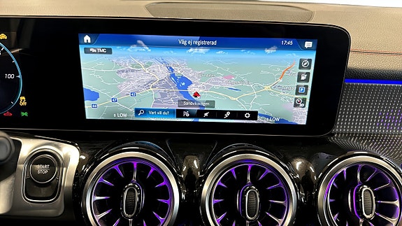 Mercedes-Benz EQB300 16 of 26