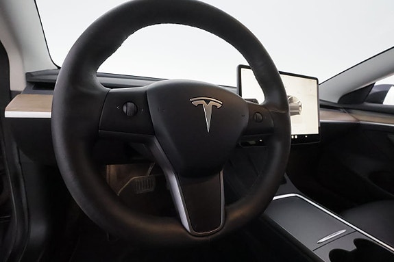 Tesla Model 3 17 of 30