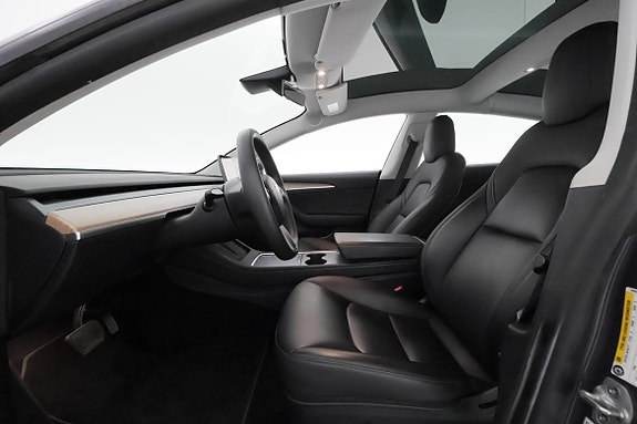 Tesla Model 3 11 of 30