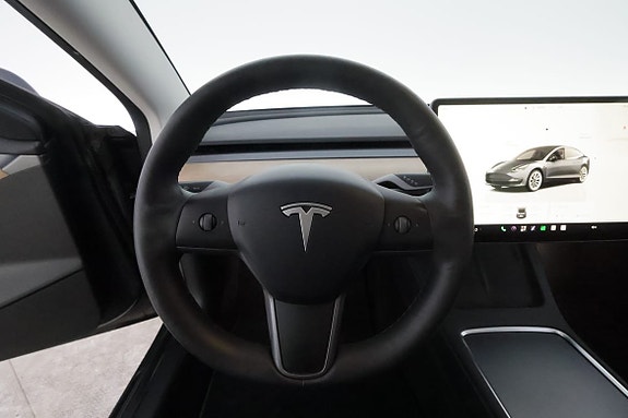 Tesla Model 3 16 of 30