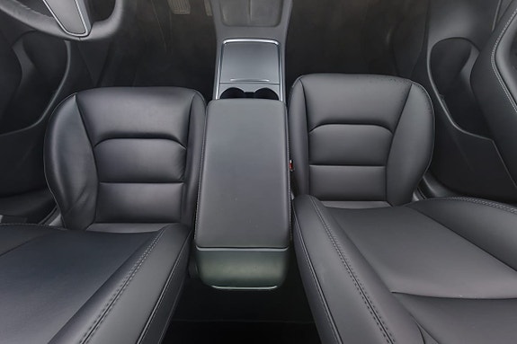 Tesla Model 3 18 of 30
