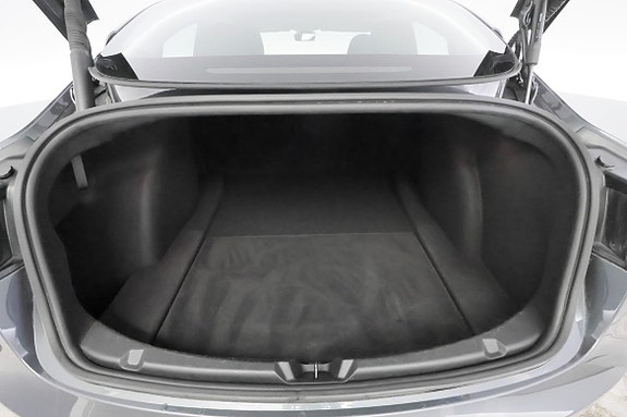 Tesla Model 3 9 of 30