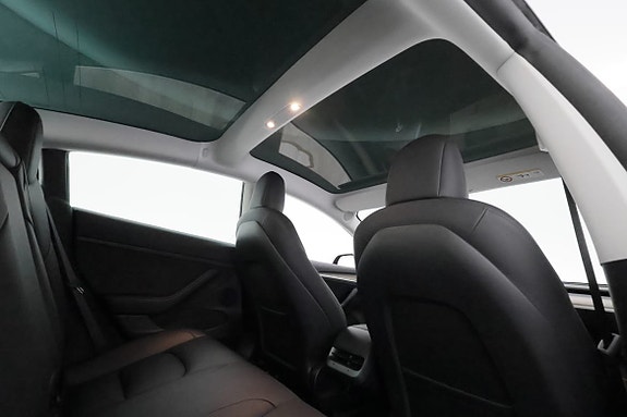 Tesla Model 3 21 of 30
