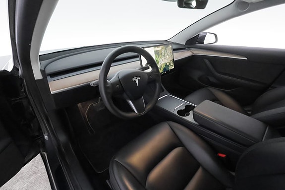 Tesla Model 3 13 of 30