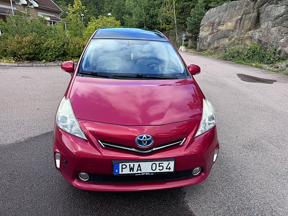 Toyota Prius+ 4 of 10