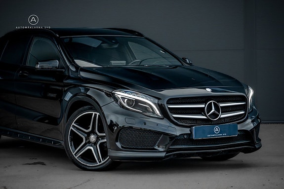 Mercedes-Benz GLA200 5 of 21