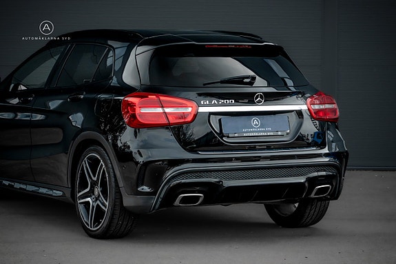 Mercedes-Benz GLA200 20 of 21