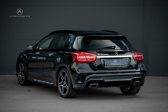 Mercedes-Benz GLA200 19 of 21