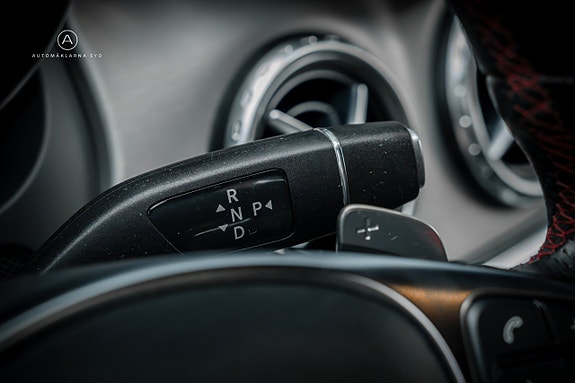 Mercedes-Benz GLA200 9 of 21
