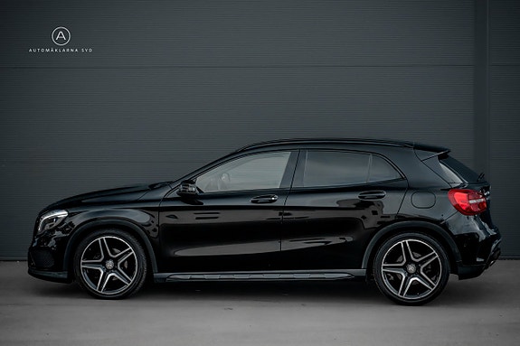 Mercedes-Benz GLA200 17 of 21