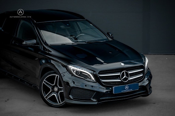 Mercedes-Benz GLA200 6 of 21