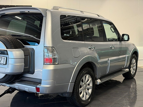Mitsubishi Pajero 9 of 25